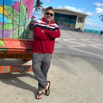 Cubano de nacionalidad, Guatemalteco nato que vive en Miami y sueña con una Cuba 🇨🇺 Libre.