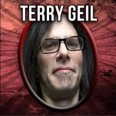 I am a stand up comedian, musician, actor, podcast host and all-around entertainment guy. I claimed I'd never become a tweeter, but the comedy game drew me in.