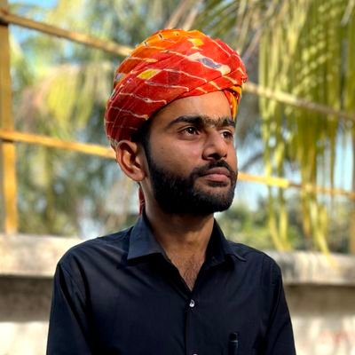 RahilKadivar's profile picture. मुसाफिर 🍃☕ | शायर ✍🏻📚 | प्रकृति प्रेमी 🌳