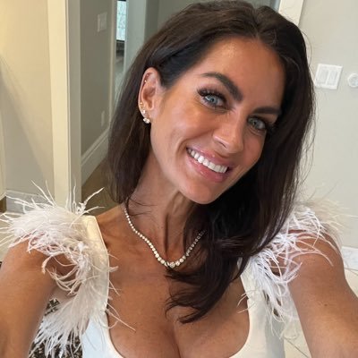 Candacedwagner's profile picture. 