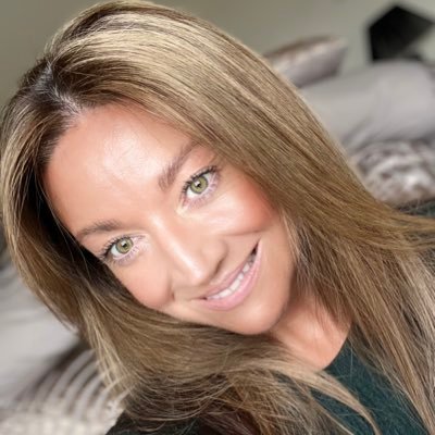 ✨No DM’s !✨✌🏻🫶🏻💫💋💚 Life is short - do what makes your soul happy. We’re here for a good time, not a long time ❤️