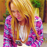 nayrivs's profile picture. hi miley cyrus is my queen and i'm married to justin bieber. he just doesn't know yet.