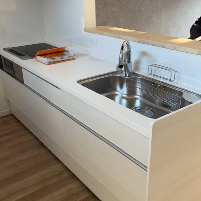 【月に10万円副業で稼ぎたい方へ】お金と時間のことを気にする生活から解放されたい!と開始した副業→アフィリエイトで数万稼げるも挫折→せどり開始 半年で月10万円を達成→ノウハウコレクターへ→無在庫転売と店舗・電脳せどりで毎月50万継続中|Twitterでは、せどりと情報発信で稼ぐ考えやノウハウをツイート中