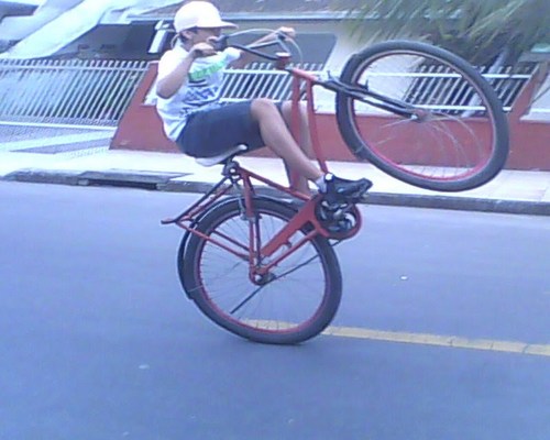 sou  fofo *--*
http://t.co/hbrBCvSgA0