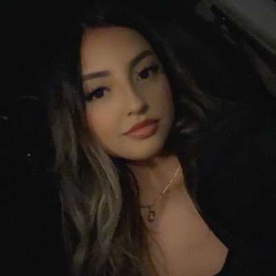 ximenna_e's profile picture. ximenna.e 👻