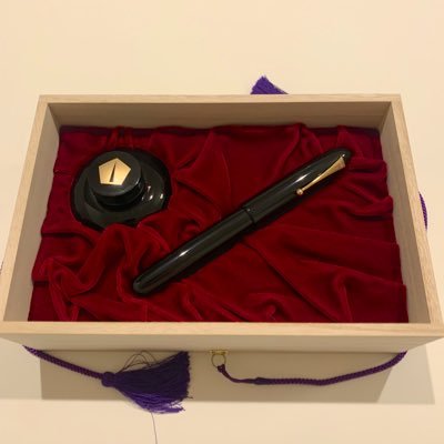 fukairitanzania's profile picture. 筆記具、特に万年筆が好きな30代男性です。無言フォロー失礼します。