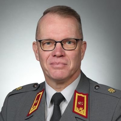 Prikaatikenraali, komentopäällikkö /PE
Dosentti/MPKK, ST
#maanpuolustus #kokonaisturvallisuus
BGen ACOS J1 / Defence Command
PhD, Adjunct Professor FNDU