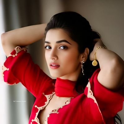 tharsini222's profile picture. ( Follow Me 👍Follow back👍