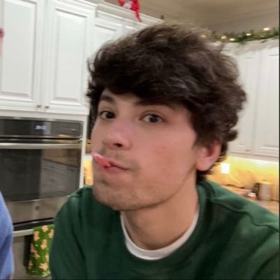 stvrgnf's profile picture. 