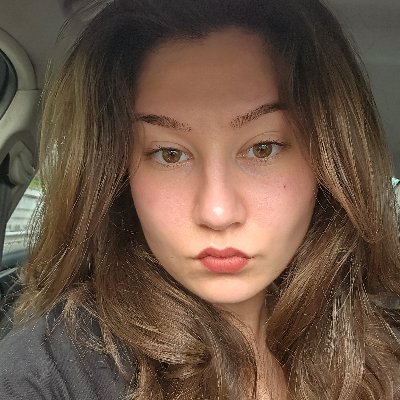 beyzakaradas24's profile picture. 