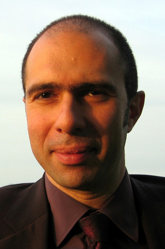 LauVartanian's profile picture. New Technology Enthusiast !