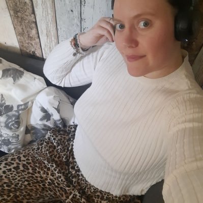 ChiaraAbelie's profile picture. A volte, per trovare l'amore della tua vita, serve l'errore della tua vita.