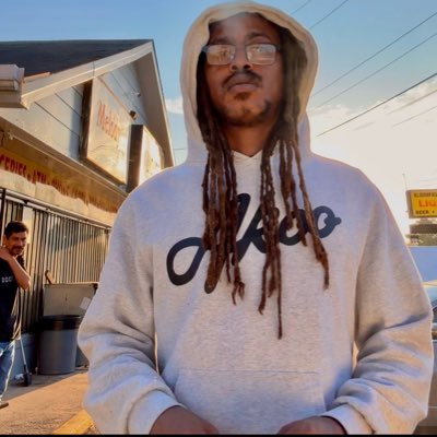 TheRealVersaV's profile picture. 