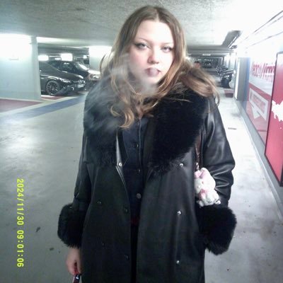 cissybabe_'s profile picture. 𝟙𝟚𝟚𝟘 22 | CEO of frech sein und overthinken