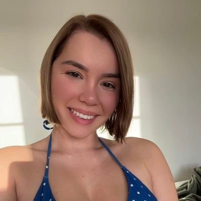 Here lonely 🥰 looking for friends to chat with and have fun 🥰 and more 😘