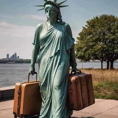 CarlosSenatore1's profile picture. Democrata , Bolsilludo. Trabaja en empresa construcción, Casasanit.