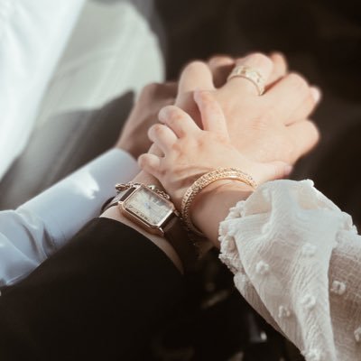 Bir ışık yaratıyormuş gibi farklı görünüyor💗🫀'. ᥫ᭡ ..