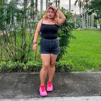 tenderjosi's profile picture. 🌻| ✨mentally unstable ✨