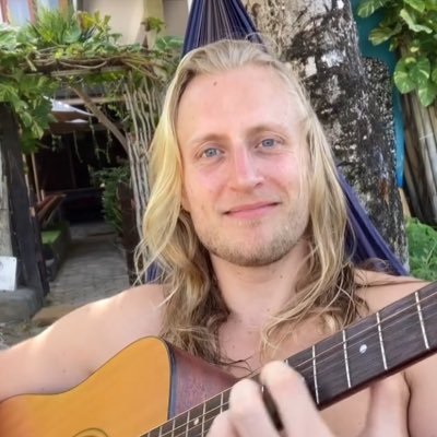 I teach piano, acro & yoga. Fix the money, fix the world.