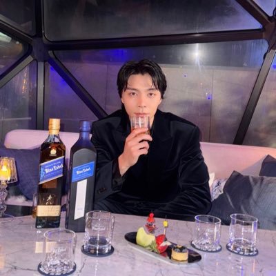 Johnsuhwife's profile picture. All hail for JSuh