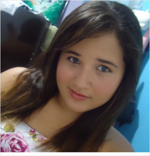 Geminiano, tenho 14 anos, sou aventureira, amo festas sou legal e nada de ciumenta