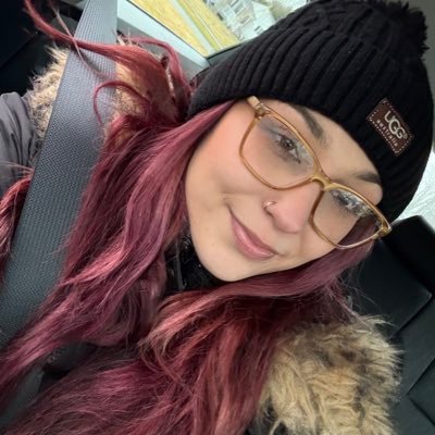 ognicolerae's profile picture. artist | commissions open | ♡