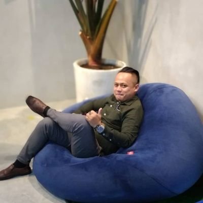 Manusia tidak ada yang sempurna (buktina aink)
kikuk-kikuk itu menyenangkan