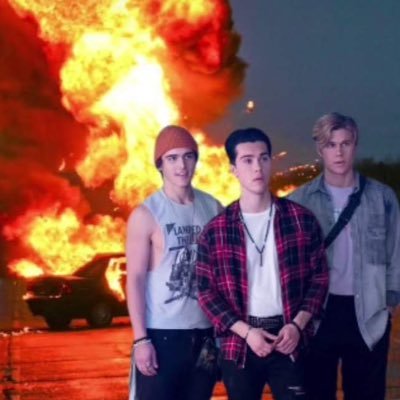 NotJazzymine's profile picture. 19 - any pronouns - suffering thiam, jatp, and étoile fan