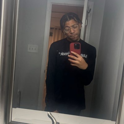 Sunset_Lyric's profile picture. Gamer👾🎮 /Soft Boys Allowed🩵🤍/♏︎ ♊︎ ♐︎/ That Nigga but he a hottie too❤️‍🔥