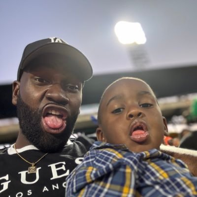 BLACK LIVES MATTER 🖤 #FATHEROF2 R.I.P. Dad 💔 FLY EAGLES FLY 🦅 @eagles 🇺🇸⚓️