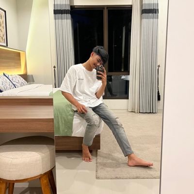 WhyFxx's profile picture. 