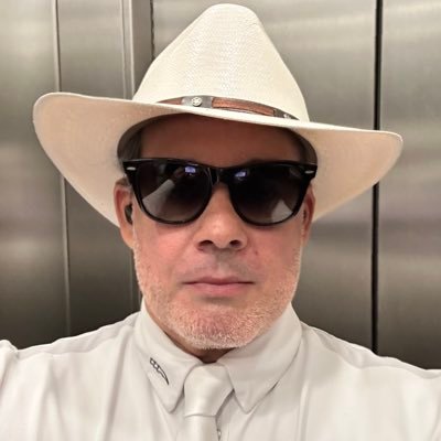 CarinoCatop's profile picture. Brazilian, father, entrepreneur, real state developer, show jumping rider, common sense believer, business educated in the USA