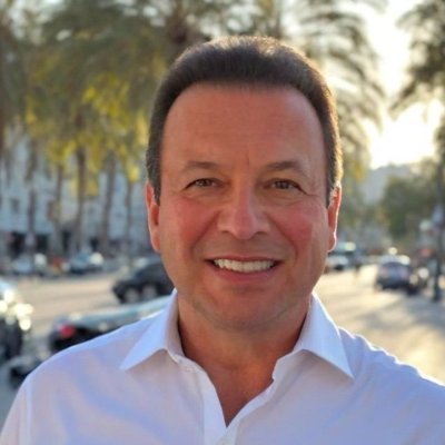 robertradi's profile picture. I use my multifaceted experience to help individuals and organizations achieve growth, foster alignment, and perform in dynamic and complex environments.