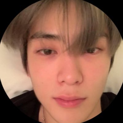 Silly mother with a big heart
Jaehyun's one true love 💋
Here for laughs ❤️