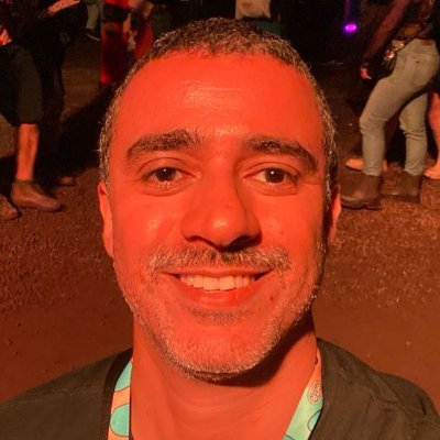 uma pessoa que curte muito a vida 🙂. jornalista, empresário. criador da Agência Guindaste