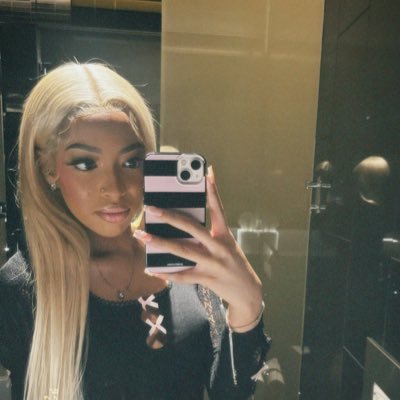 yeaaaitskayaa's profile picture. IG: @yeaaaitskaya