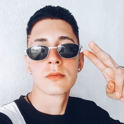 • SP/GRU • 25Y
• Sabe quando você apoia seus amigos? Faça mais isso com você também.