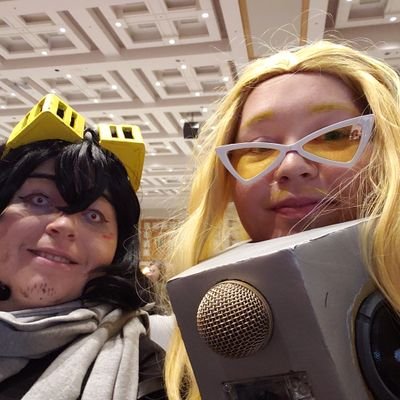 Idiot in love, also cosplays and ships
Instagram: tigershadow
