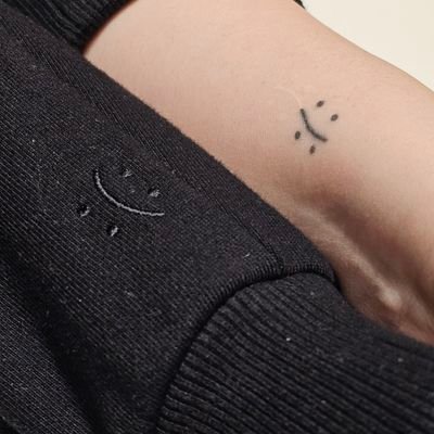 im_monbebefldi's profile picture. 팀몬엑+균프로텍터(💜+🐱+🌹+ :): = 𝙞𝙢𝙣𝙖𝙢𝙚𝙞𝙢 )
Baby I'm fallin'
너에게 끝도 없이 떨어지는 중이야