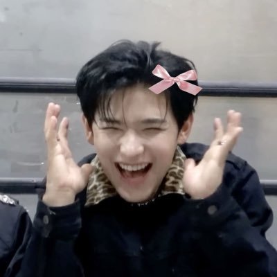 divacheny's profile picture. please vote for yichen!!