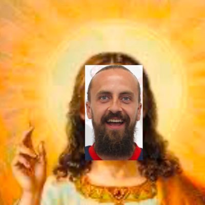 שמאי שחקני כדורגל של טרנספרמרקט והבעלים של ההסכת והאתר ״סטופקס קדימה״
