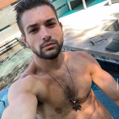 “🌈 Gay & unapologetically fabulous | Serving looks, laughs, and vibes ✨ Living life authentically, one tweet at a time