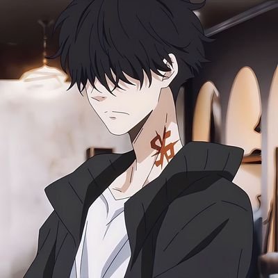 ayanakhf's profile picture. usually late