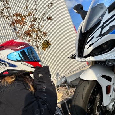 Fox_1013's profile picture. S1000RRに乗ってます！基本ひとりで、たまに友達と走ってます✌️無言フォロー失礼します🙇