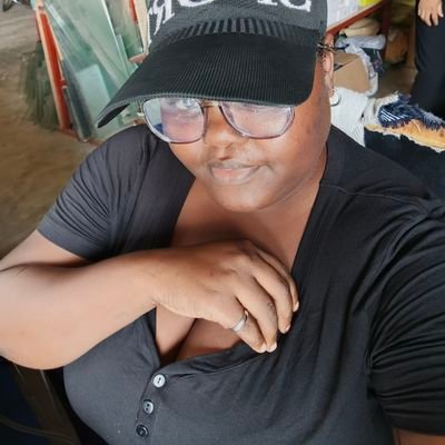 Secrétaire assistante de Direction 😌 Walk lover🚶🏾♀️🚶🏾♀️ une reine dame de pique.🖤Food is bae🤭distribution des produits Longrich 💆🏾♀️🥰 FC Barcelona