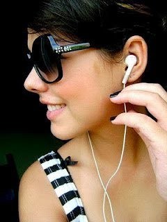 17 anos, chata, teimosa, agitada, nervosa, ansiosa, imperfeita e etc ;*
Não forço simpátia com ngm. Amo a @ddlovato sz