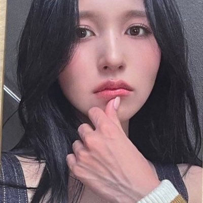 myouiforehead's profile picture. 𝟝🌈 | CEO of wEirD ℂ𝕠𝕟𝕥𝕖𝕟𝕥 🥟 @jypetwice❤️.