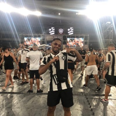 re_junota's profile picture. anotou a placa? 🤪