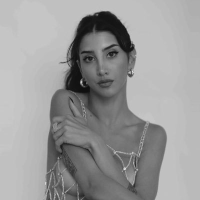 belen_hood's profile picture. ☕️ 🏡☁️🌈⚡️🔮🪬