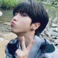 Close 한유백 (@moglyeonbaeg) 's Twitter Profile